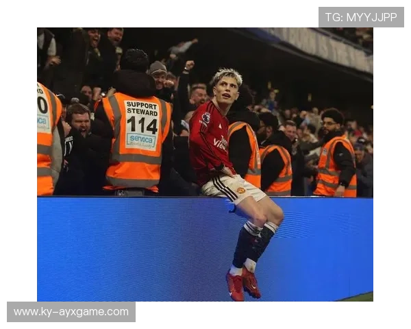 三场定乾坤：利物浦激战强敌、切尔西陷入怪圈，没有红牌竟反而失利